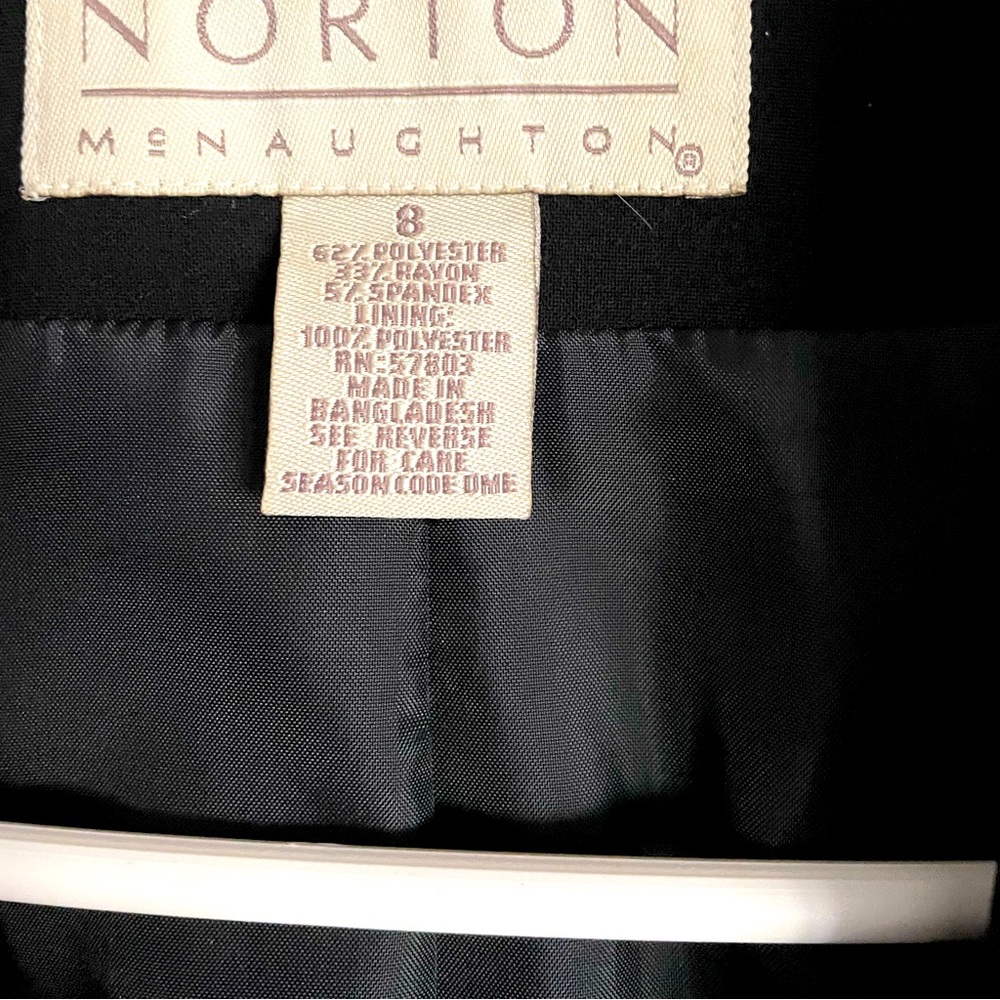Norton zip up suit jacket. Black Size 8